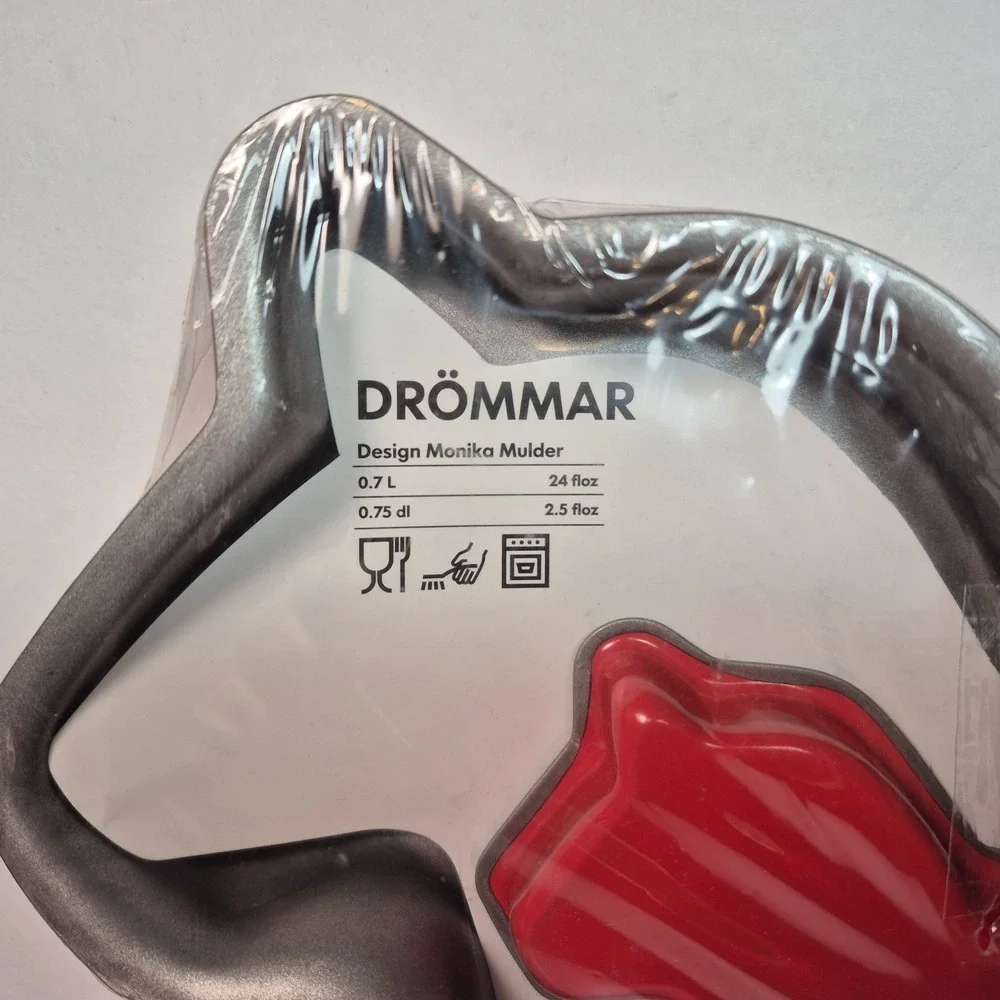 IKEA Drommar Swedish Red Horse Set of 2 Cake Pans 24 oz and  2.5 oz NEW Sealed